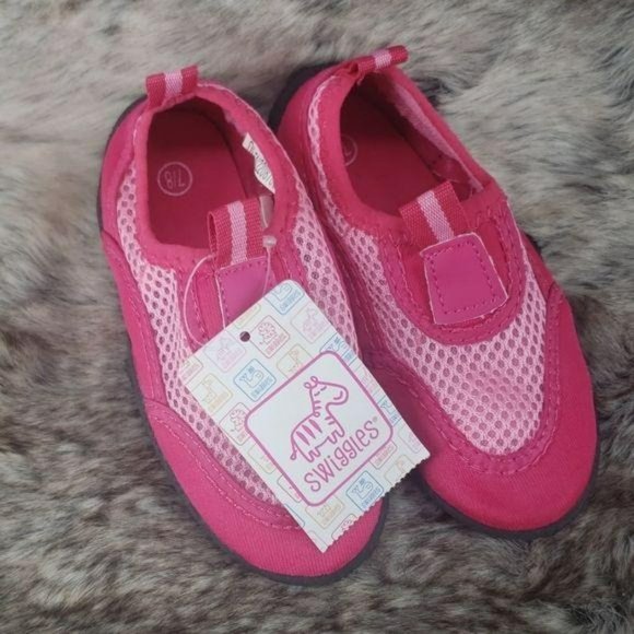 Swiggles‎ Pink Breathable Girls slip on Water shoes Large 2/3 - Picture 1 of 4